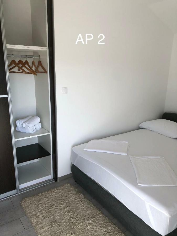 Apartments Zora ロゴズニッツァ エクステリア 写真