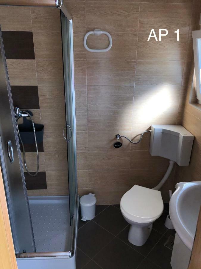 Apartments Zora ロゴズニッツァ エクステリア 写真
