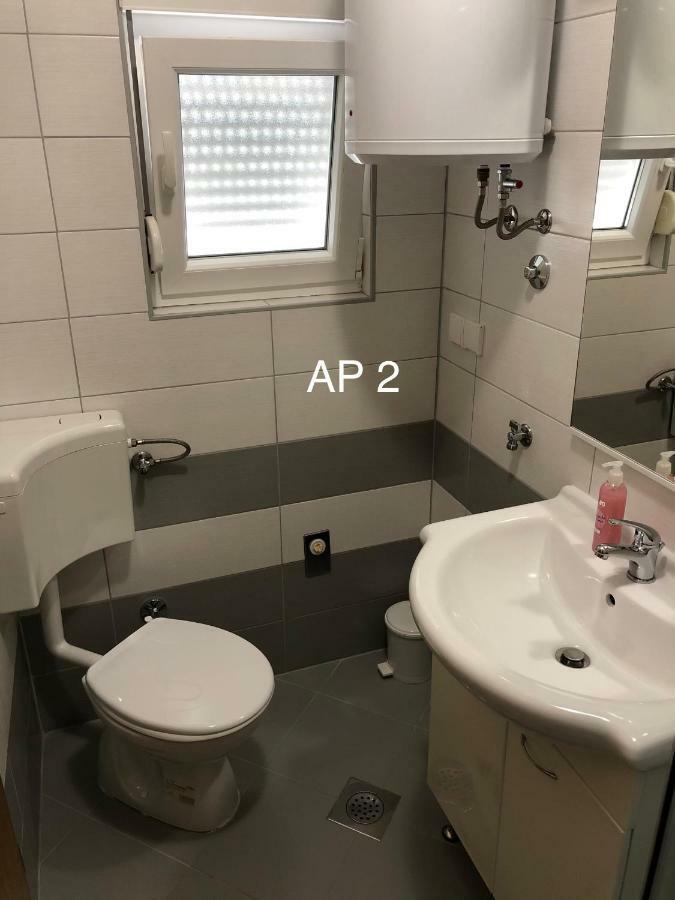 Apartments Zora ロゴズニッツァ エクステリア 写真